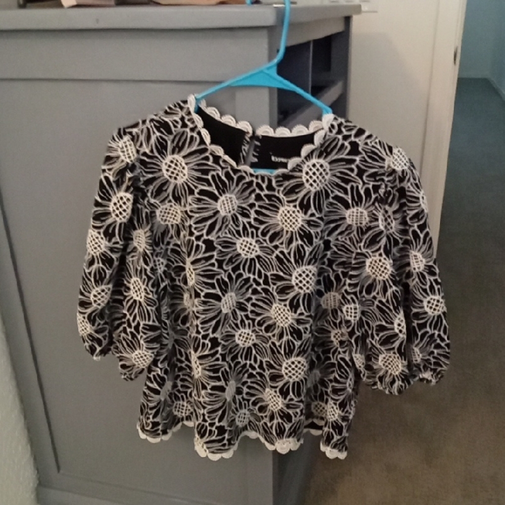 Ladies Beautiful Black & White Top
